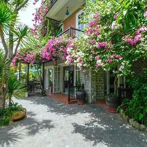 **** Resort Blooms Boutique Village Vietnam